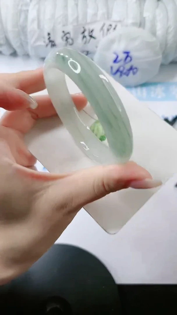 【闪购商品】石英质玉手镯未镶嵌0262610739-56