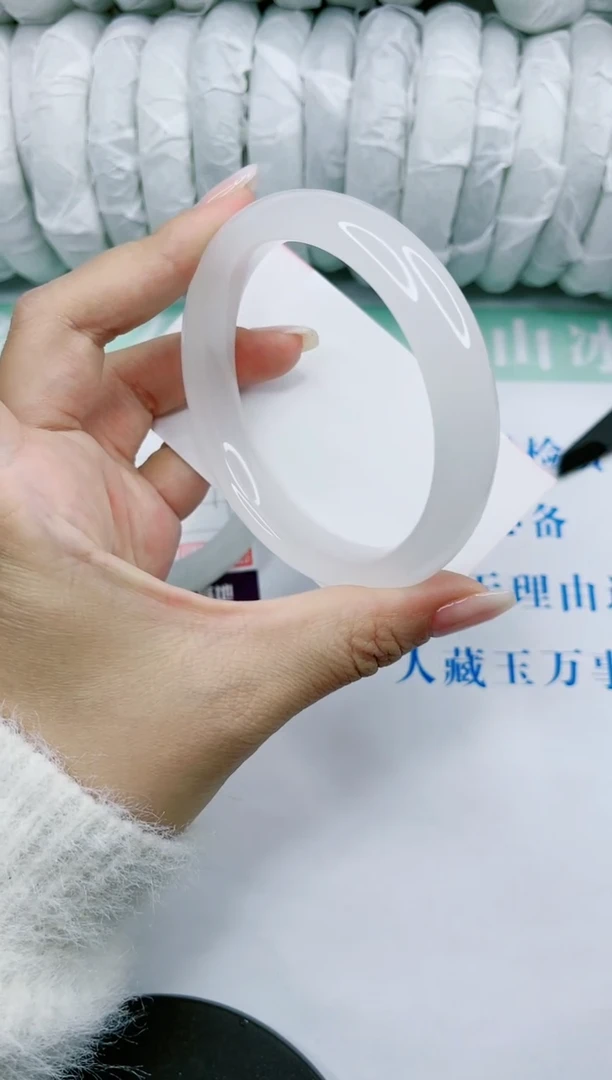 【闪购商品】石英质玉手镯未镶嵌0680009744-60