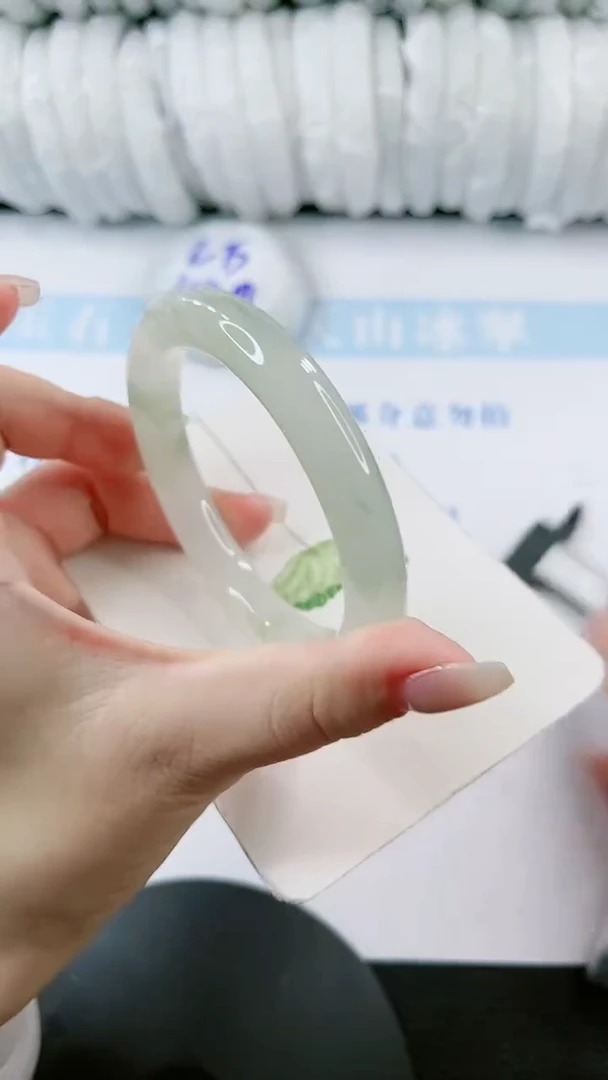 【闪购商品】石英质玉手镯未镶嵌0162181312-58多样性发货