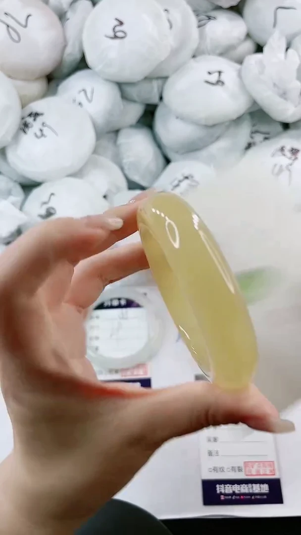 【闪购商品】石英质玉手镯未镶嵌0011199982-60