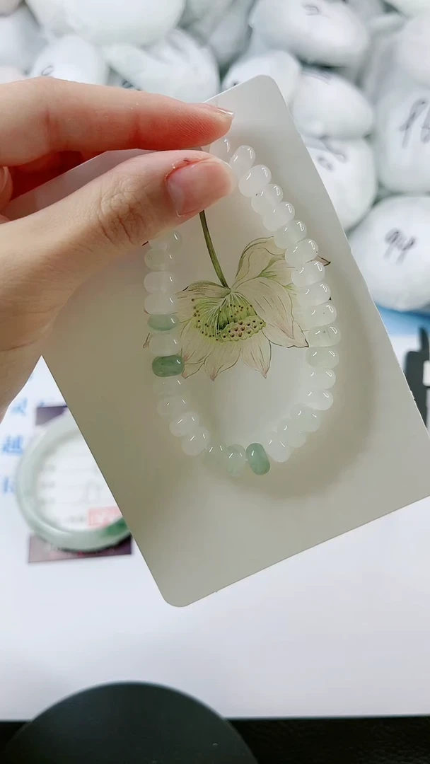 【闪购商品】石英质玉手链未镶嵌0027978018-多样性发货