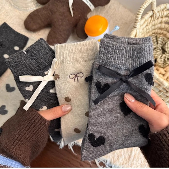 灰色爱心袜女秋冬季保暖加厚日系爱心蝴蝶结堆堆袜女可爱中长筒袜