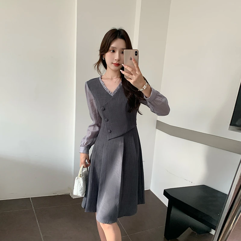 奢姿2024年秋季新款大码女装V领荷叶裙子胖妹妹温柔假两件连衣裙