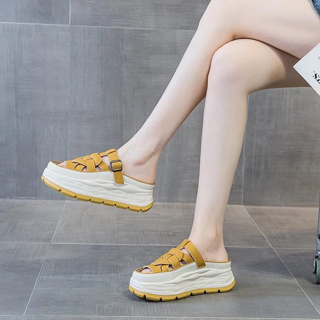 真皮拼色沙滩凉拖鞋女2024夏新款厚底包头软底孕妇鞋夏季外穿凉鞋