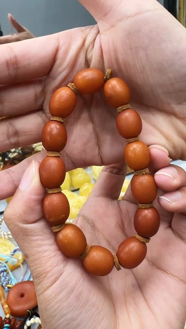 【闪购商品】蜜蜡裸石未镶嵌手串