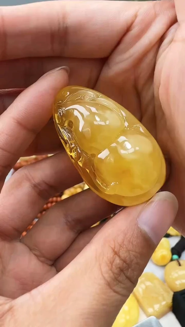 【闪购商品】蜜蜡裸石未镶嵌挂坠
