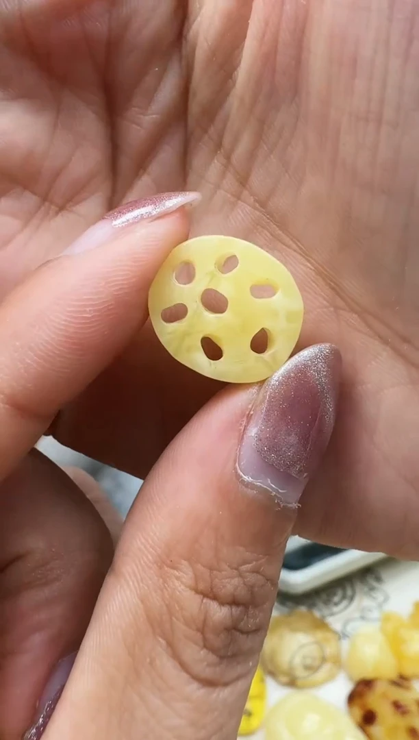 【闪购商品】蜜蜡裸石未镶嵌配饰   多样性发一