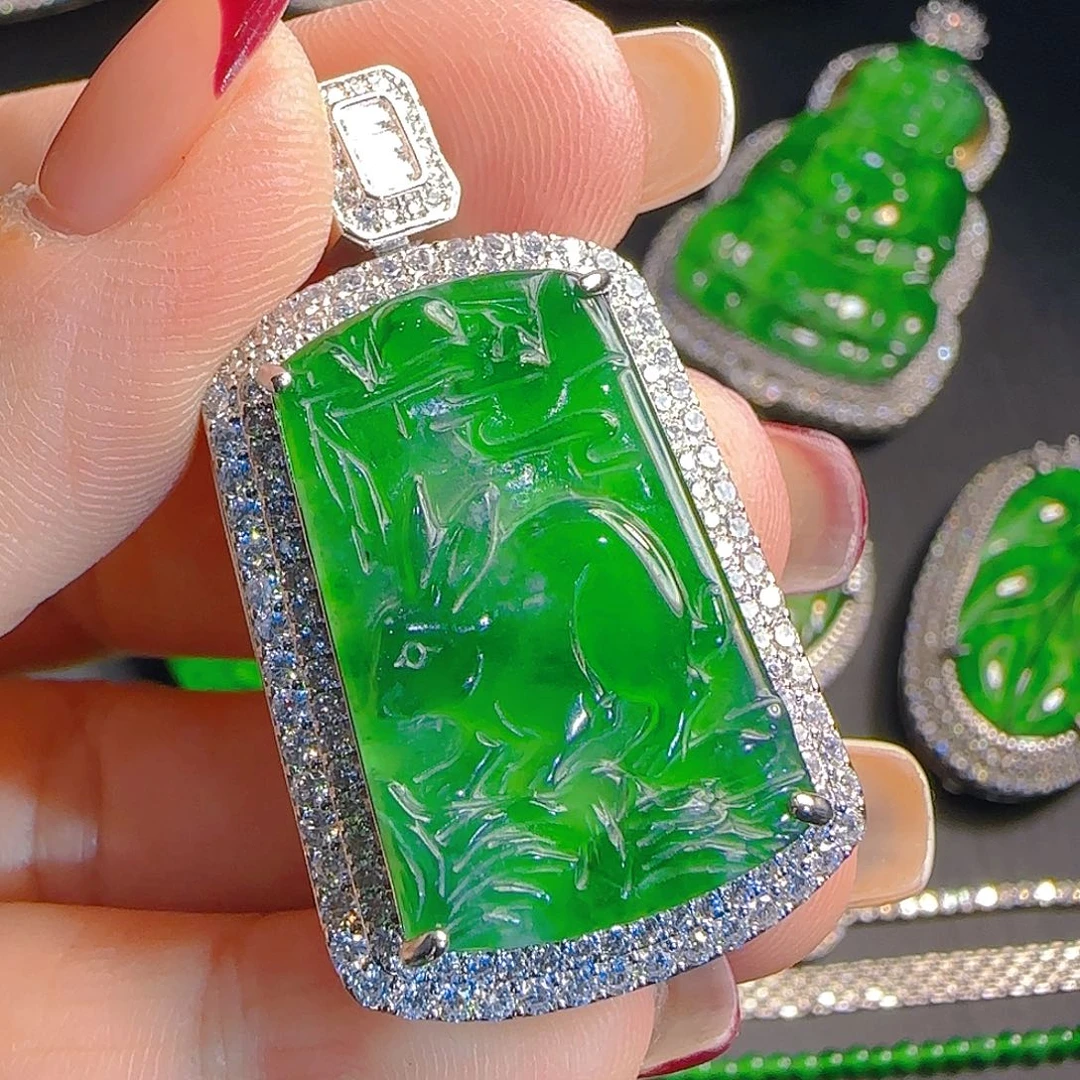 翡翠吊坠(赠链)未镶嵌