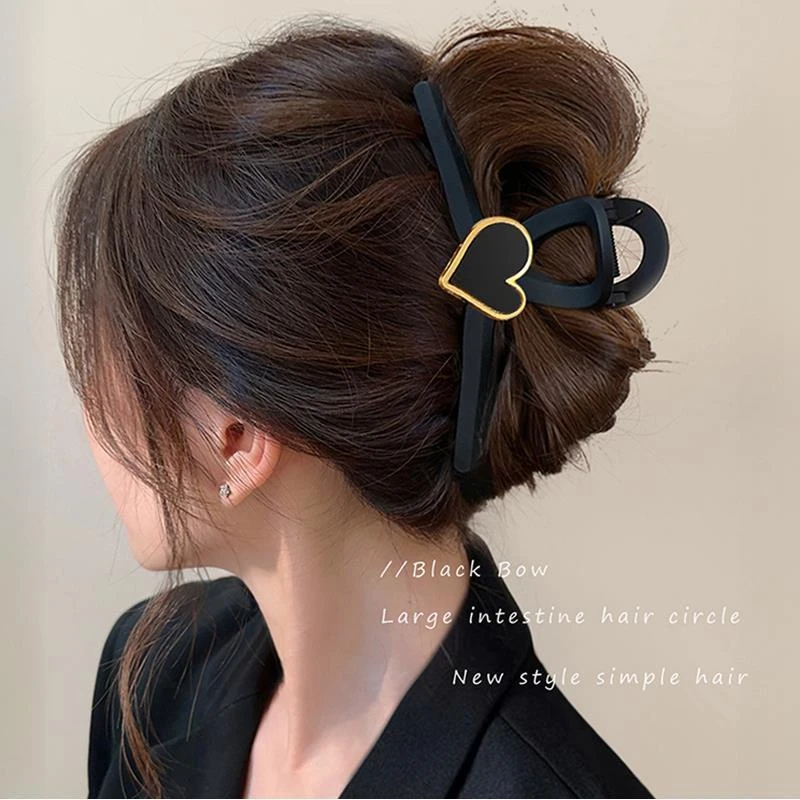 黑色鲨鱼夹秋冬款高级感小香风发夹女后脑勺爱心抓夹大号发量多