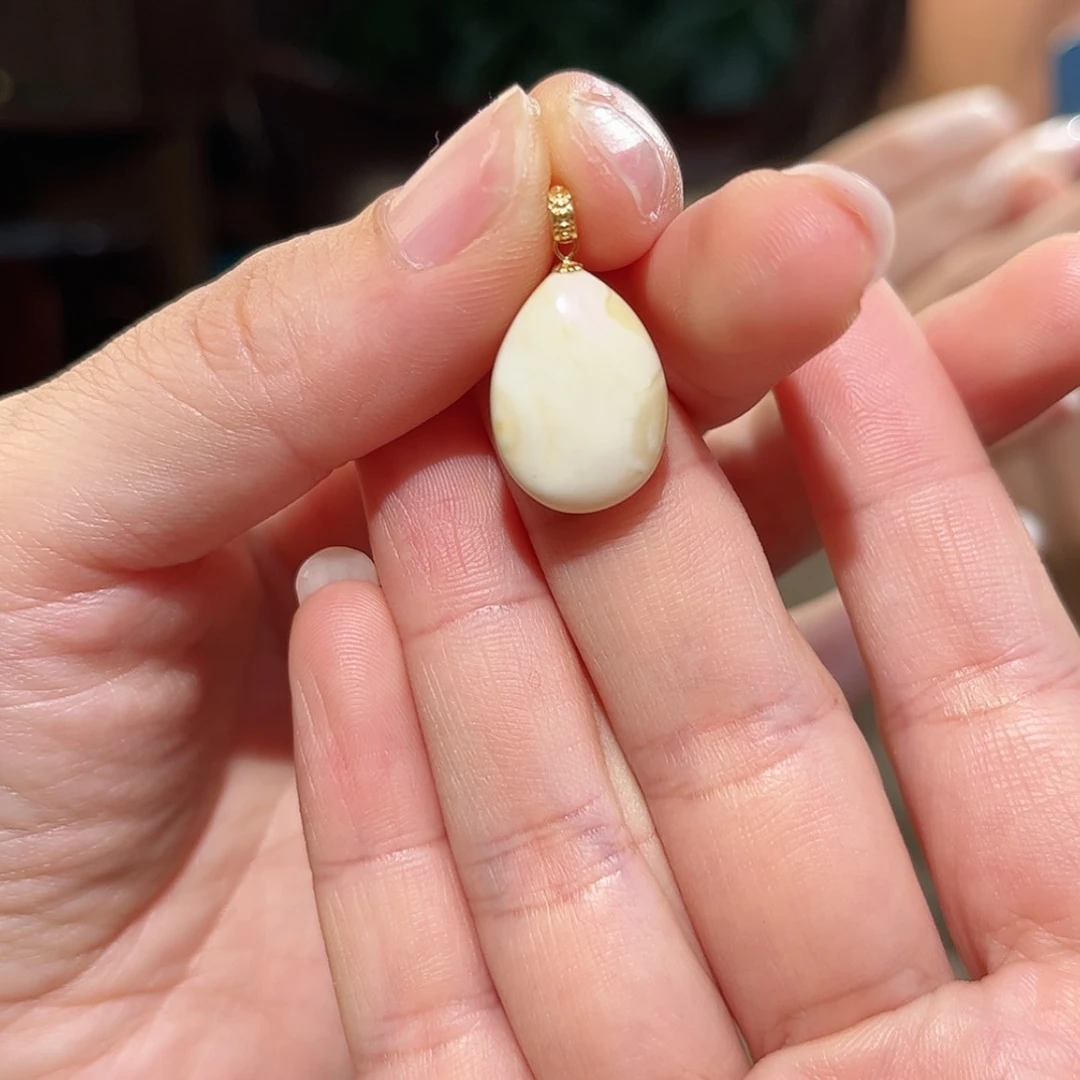 【闪购商品】琥珀颈饰18K金镶嵌