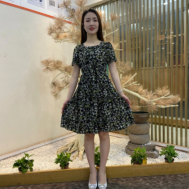 时尚夏季新款碎花减龄连衣裙2024洋气中长款短袖显瘦复古印花女裙