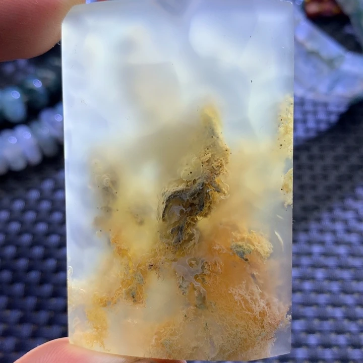 玛瑙/玉髓颈饰未镶嵌?**草