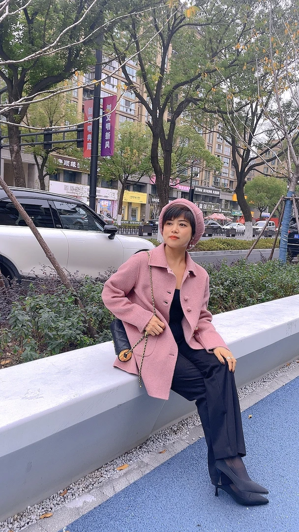 时髦粉色短款显瘦上衣样板