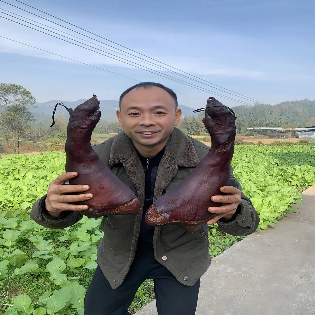 烟熏腊猪蹄     豆鲜哥大巴山土特产