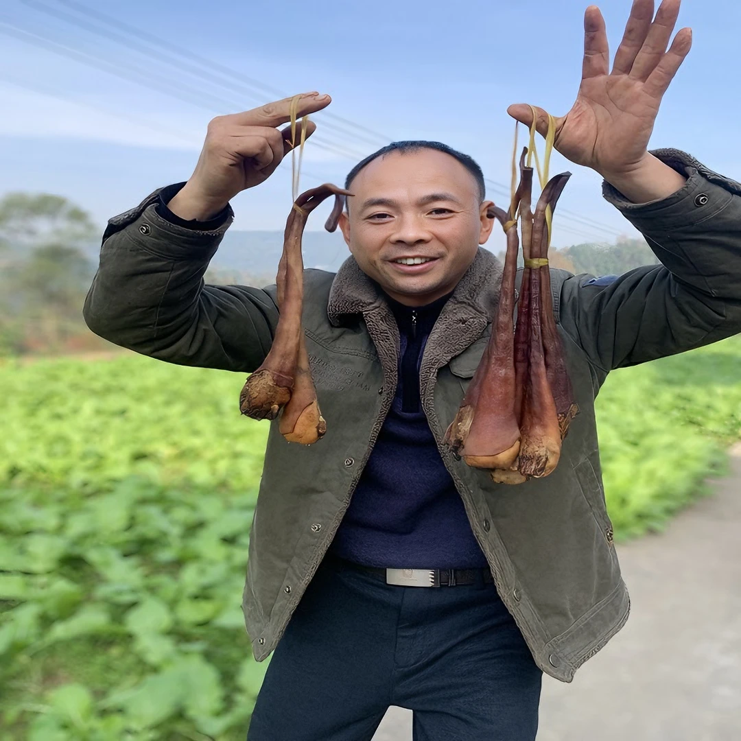 现场称重  烟熏腊猪耳朵 猪尾巴   豆鲜哥大巴山土特产  农家川味