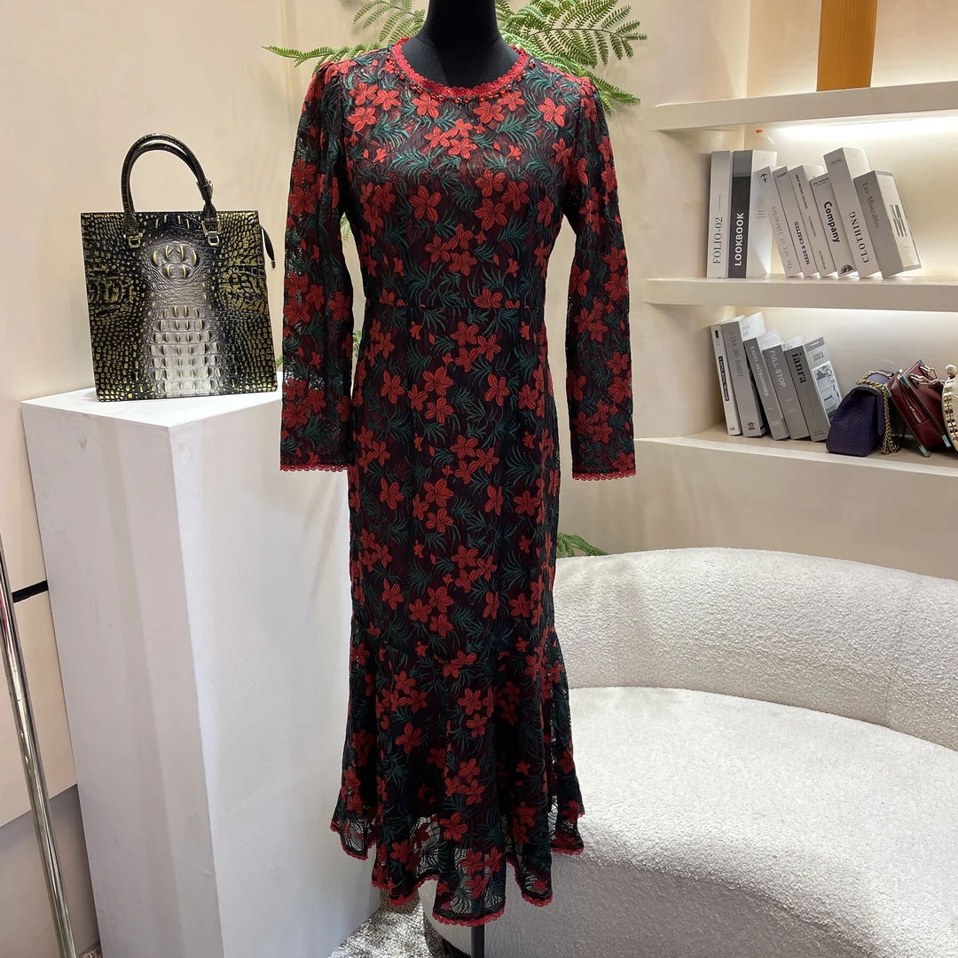 【192-1251E-03】 台湾品牌女装鱼尾裙摆刺绣蕾丝台湾沙连衣裙—尚家