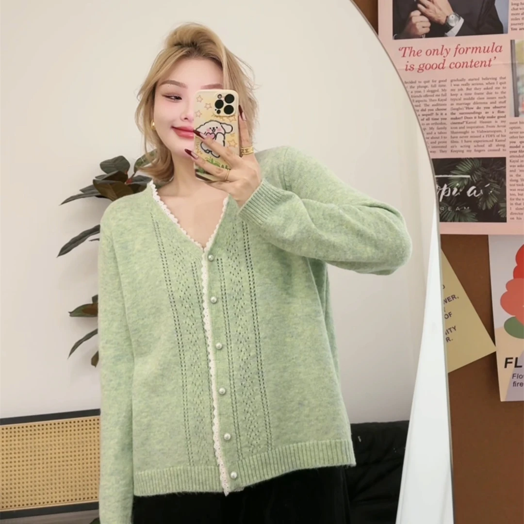 【瘦瘦】早春甜美风蕾丝边镂空长袖针织衫珍珠扣V领开衫S0373