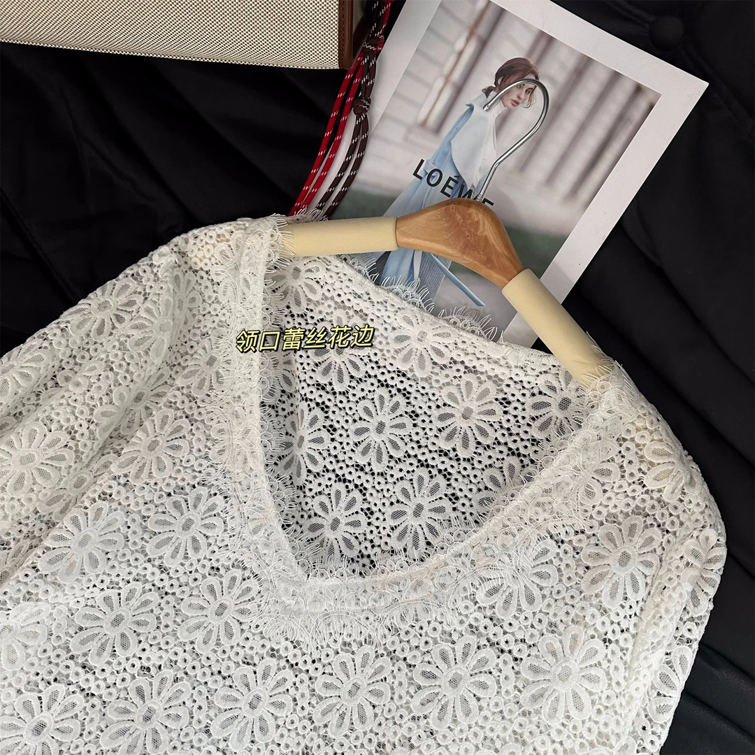 【瘦瘦】慵懒风钩花蕾丝镂空针织衫女V领套头罩衫打底衫S0984