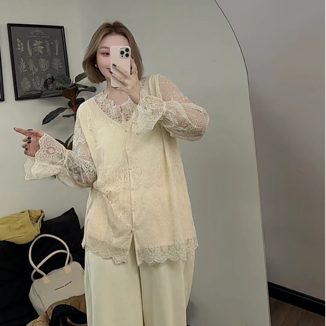 【瘦瘦】绮梦花漾-法式镂空刺绣蕾丝衬衫V领宽松气质百搭上衣S01128