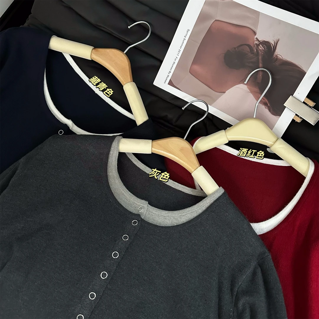 【瘦瘦】秋冬钉扣假两件打底衫上衣百搭显瘦圆领撞色针织衫女S0875