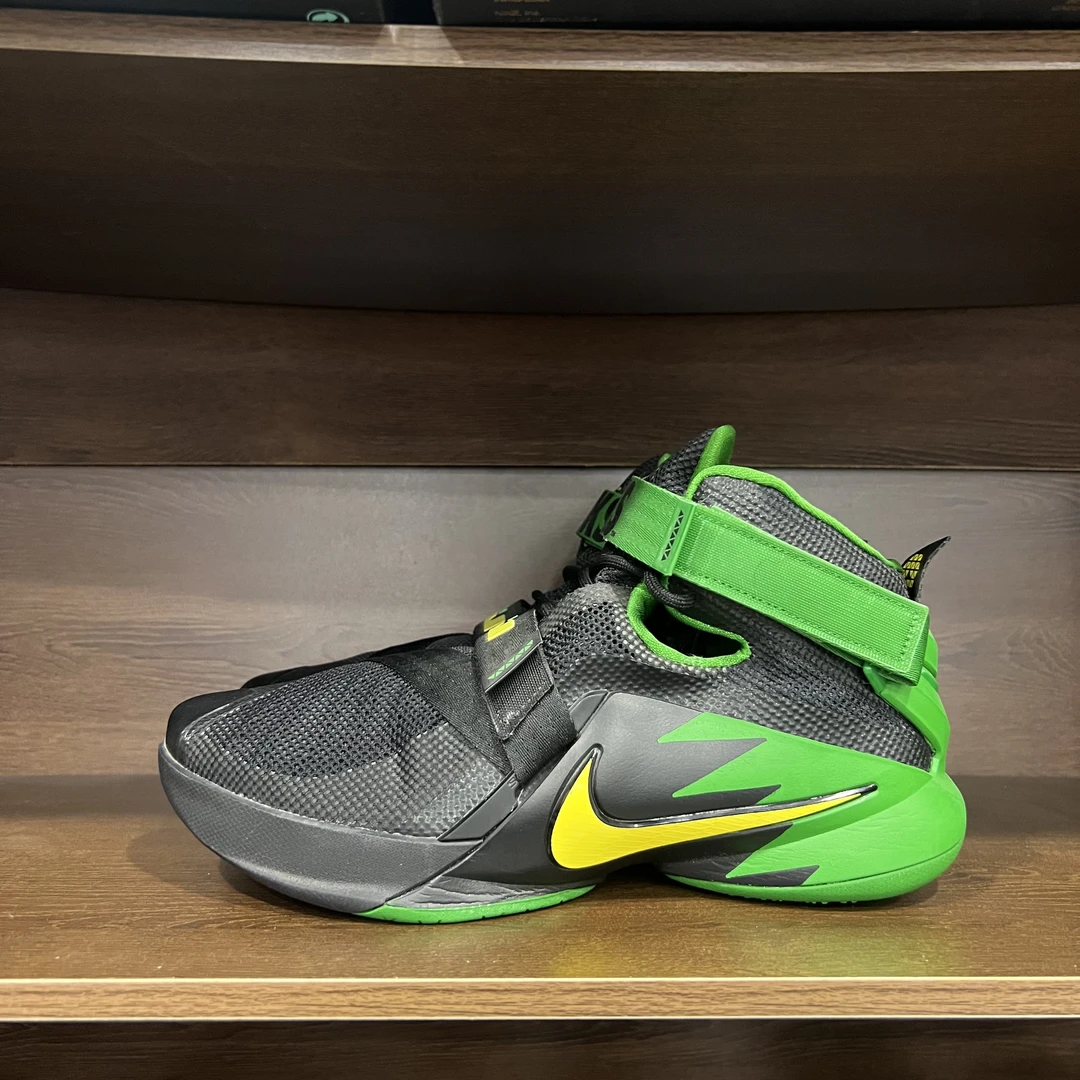 Nike 詹姆斯9俄勒冈鸭子黑绿/43码/全新无盒/在家存放