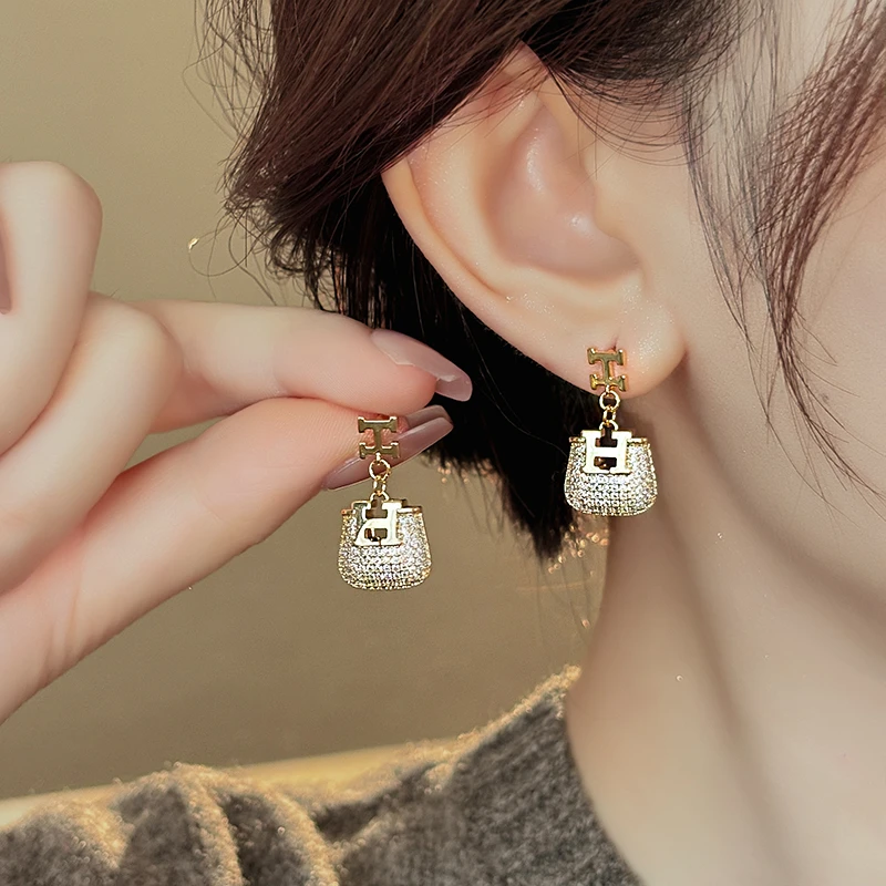 铜合金耳饰 字母H包包耳环轻奢高级感耳钉女气质时尚小众独特耳坠