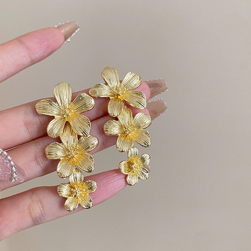 锌合金耳饰 夸张大气花朵耳环小众设计感2024新款爆款耳饰女耳钉