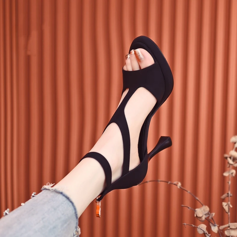 潮流凉鞋女2024夏季网红性感水钻一字带细跟防水台轻奢小众高跟鞋