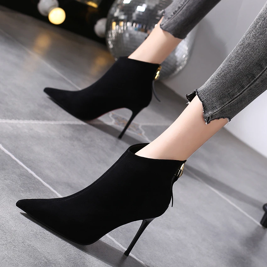 法式尖头高跟鞋细跟短靴女瘦瘦靴2025新款爆款洋气冬季加绒马丁靴