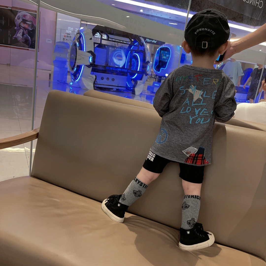 六六高品质童装 男女童超超小熊印花灰色圆领长袖T恤