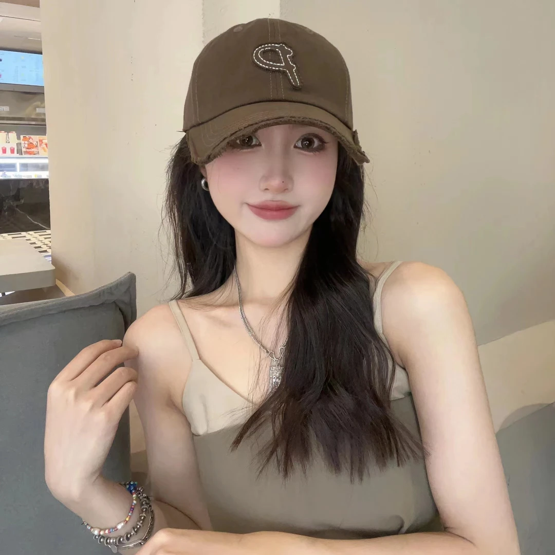 【大脸救星】韩版新款显脸小软顶破洞磨边字母刺绣Pins棒球帽男女