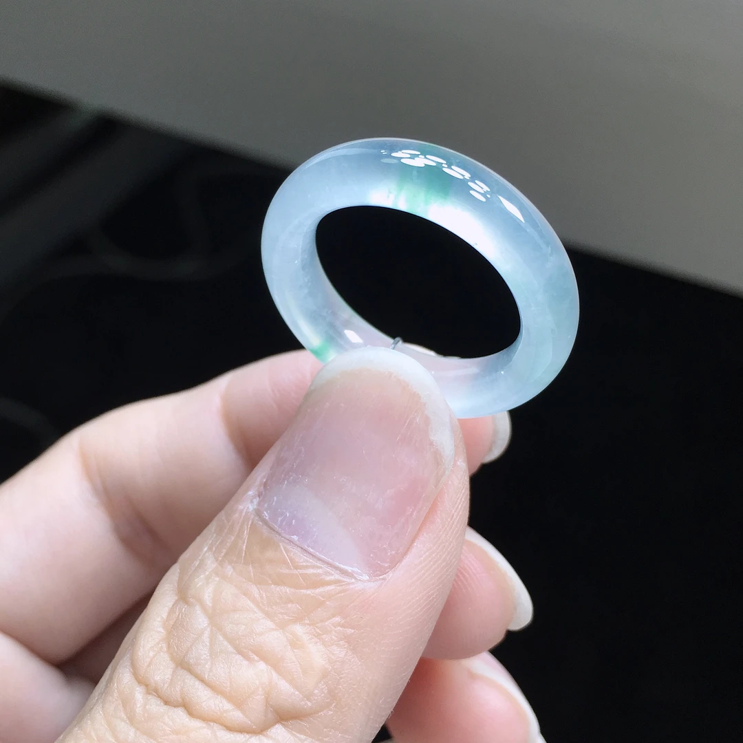 17-18号圈 天然A货缅甸翡翠 玻璃钢飘阳绿戒指 尺寸18.2×6×4.2mm