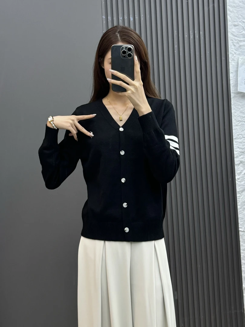 V领针织开衫2024秋冬新款韩版气质简约显瘦毛衣外套8646