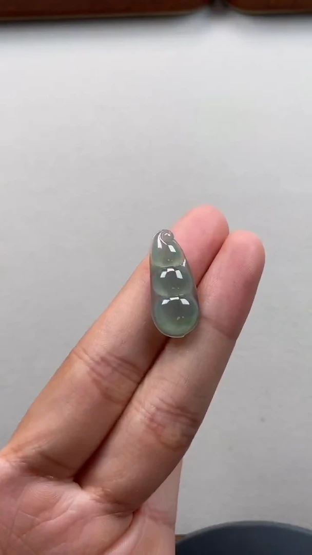 【闪购商品】翡翠颈饰未镶嵌翡翠冰晴福豆