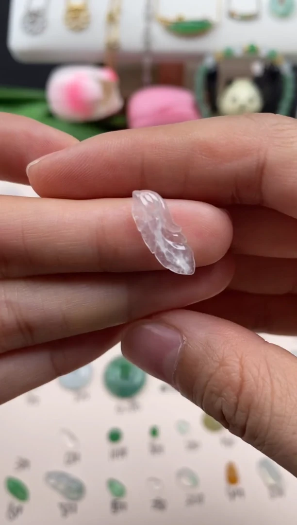 【闪购商品】翡翠颈饰未镶嵌翡翠冰种裸石