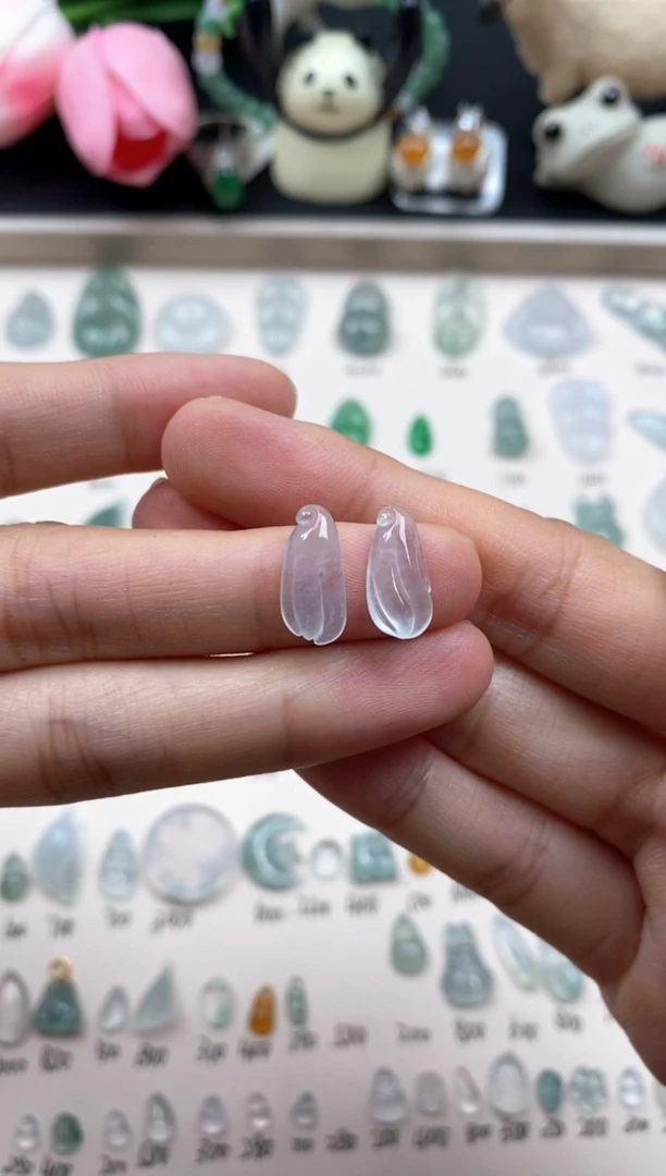 【闪购商品】翡翠颈饰未镶嵌翡翠白冰裸石一对