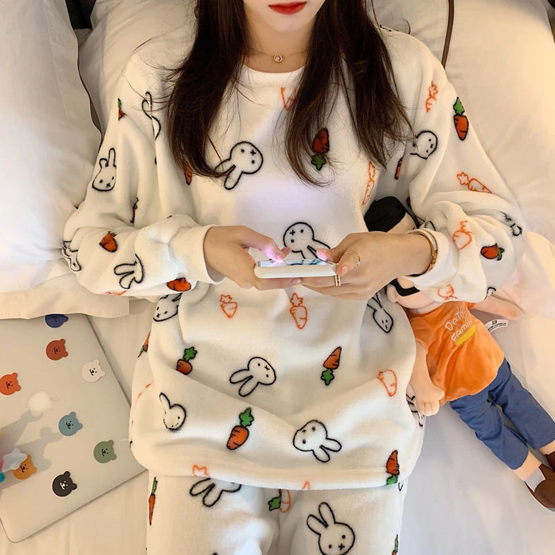 2023年爆款女款小熊睡衣女秋冬爆款新款高级感简约休闲珊瑚绒可外
