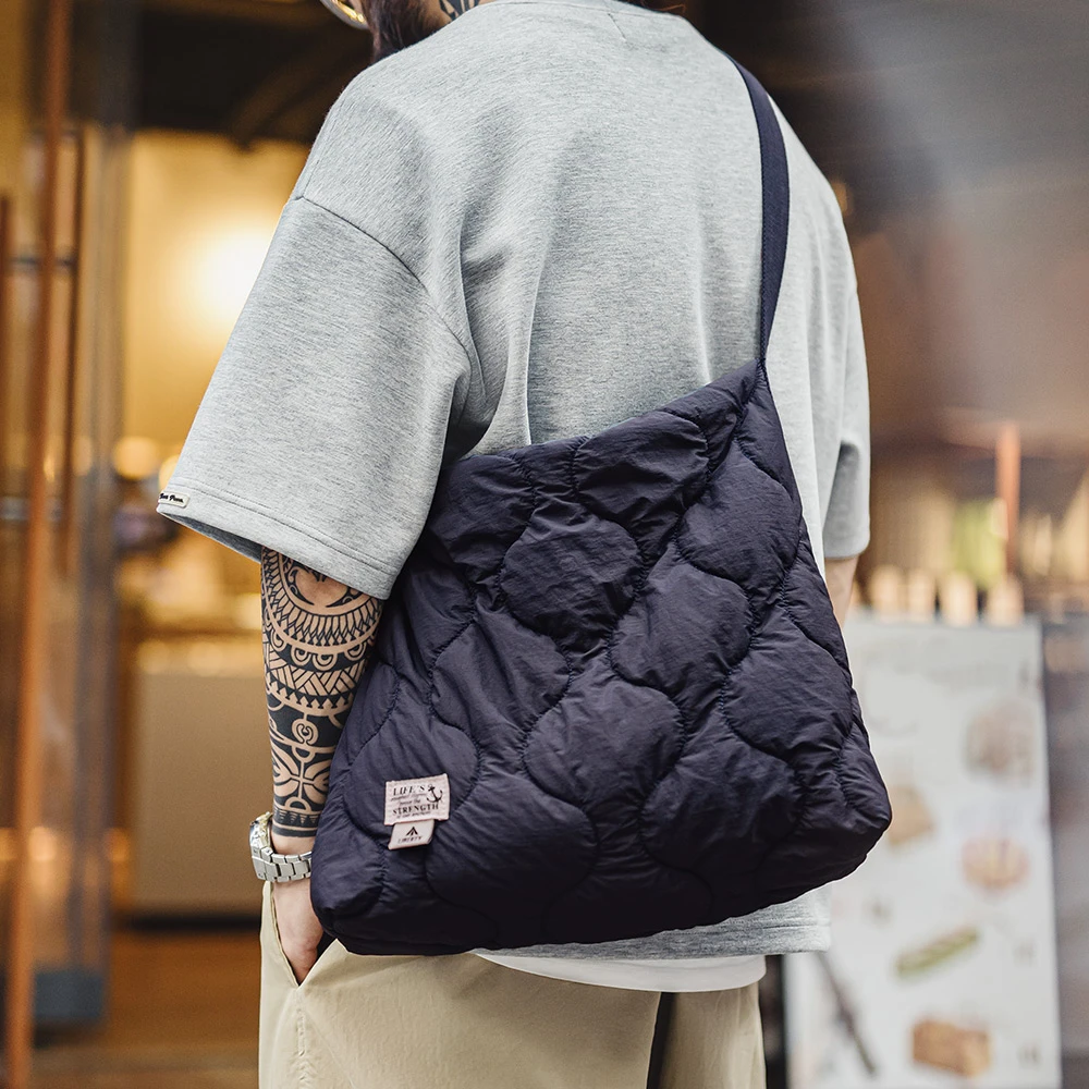 马登工装复古大容量贝壳纹云朵包轻便手提棉服包单肩斜挎包袋男女