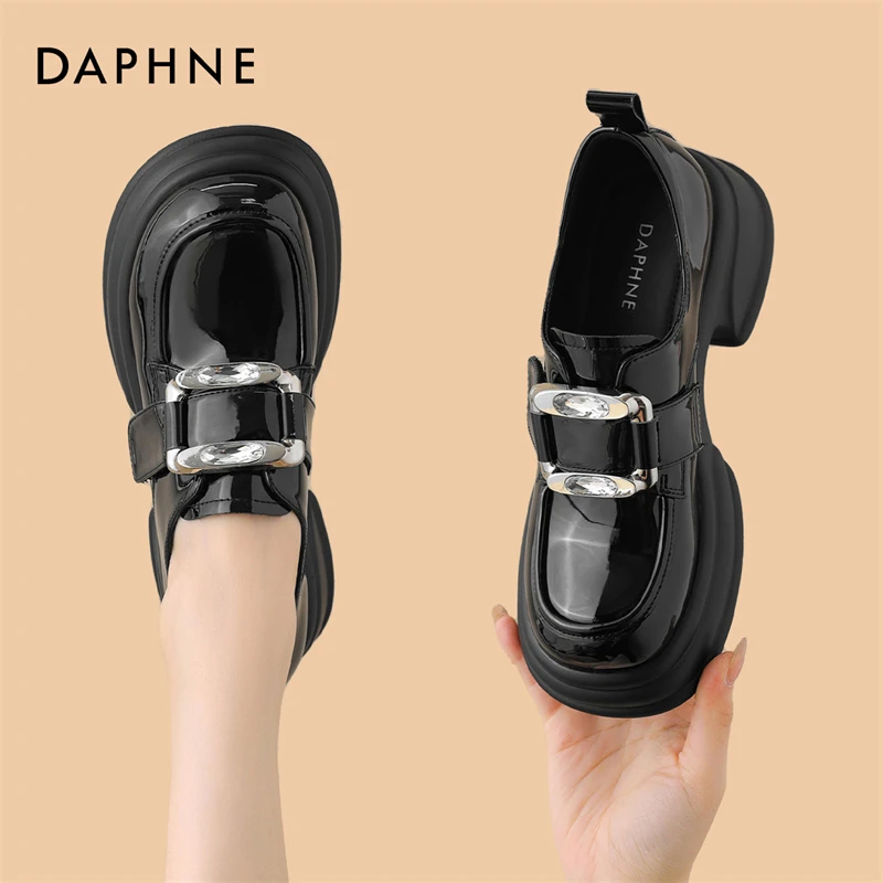 达芙妮25春季新款单鞋复古粗跟厚底圆头水砖一字搭扣乐福鞋女鞋