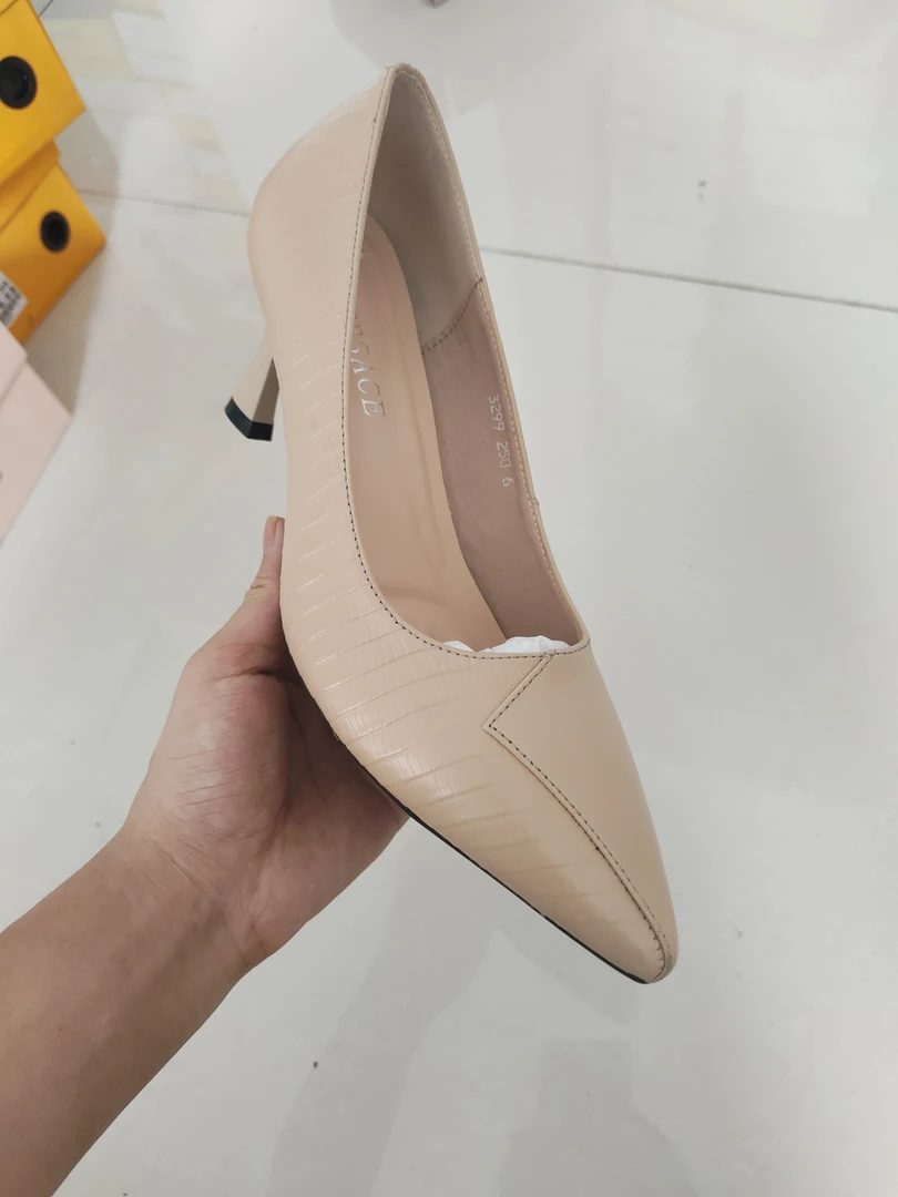 时尚精品女鞋3299