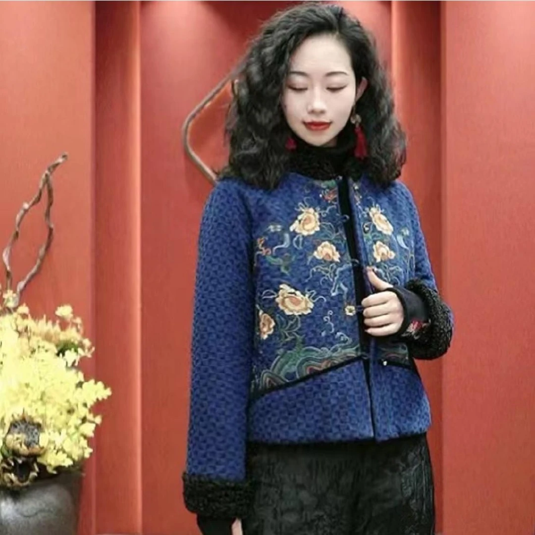 2022新款民族风重工刺绣显瘦加厚短外套