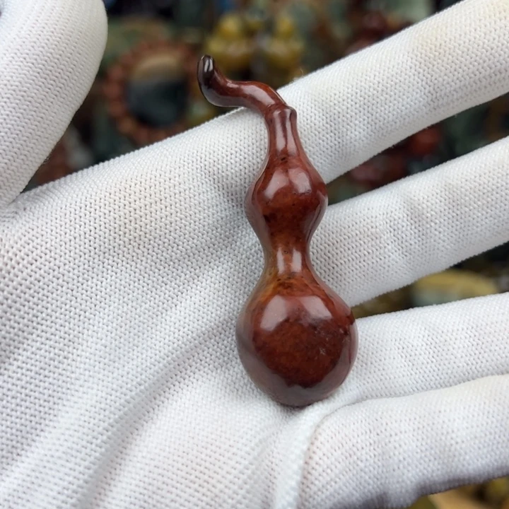 岫岩河磨玉（透闪石质玉）吊坠(不含链)未镶嵌山**长