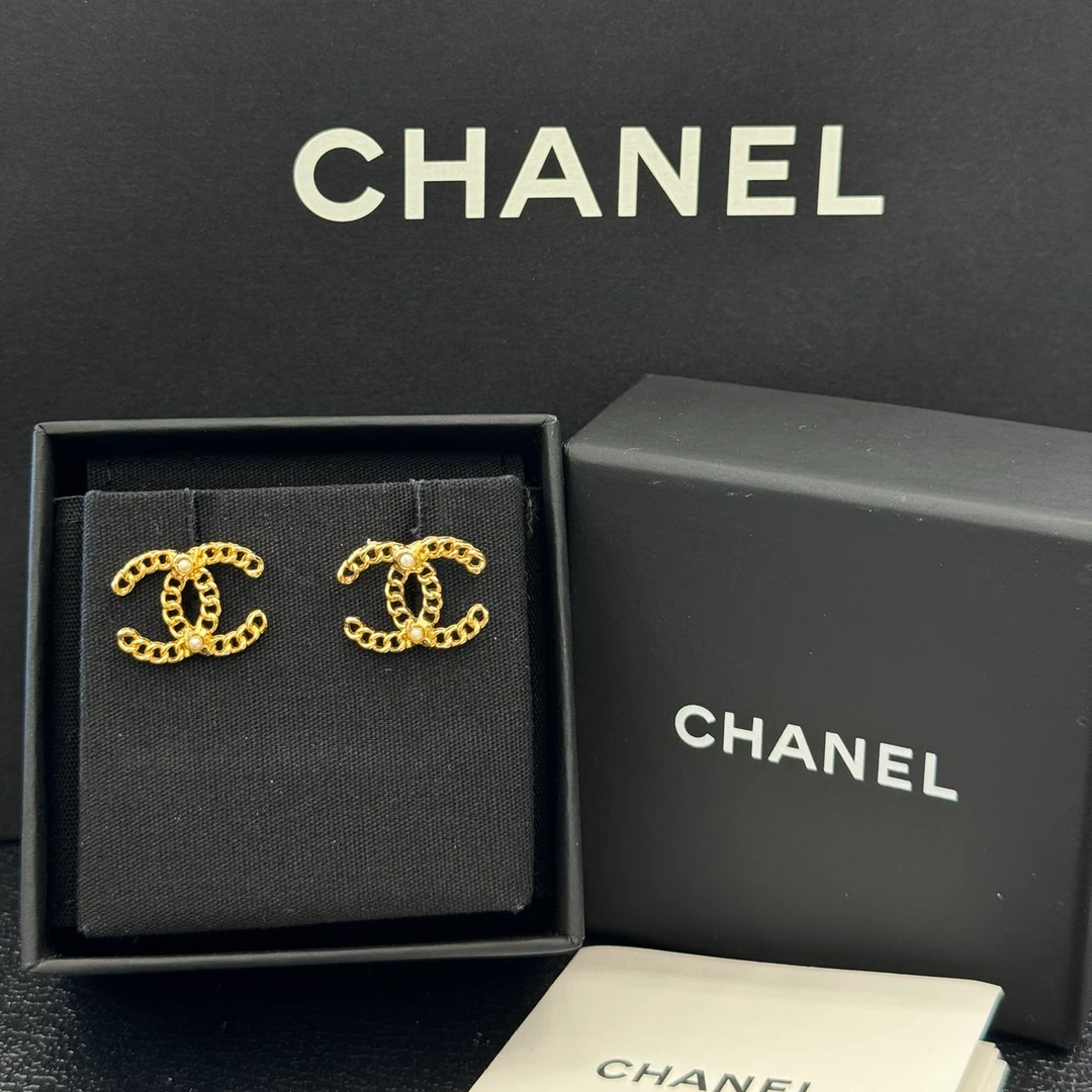 95新 Chanel/香奈儿 金色精致简约 双c款耳钉/150527