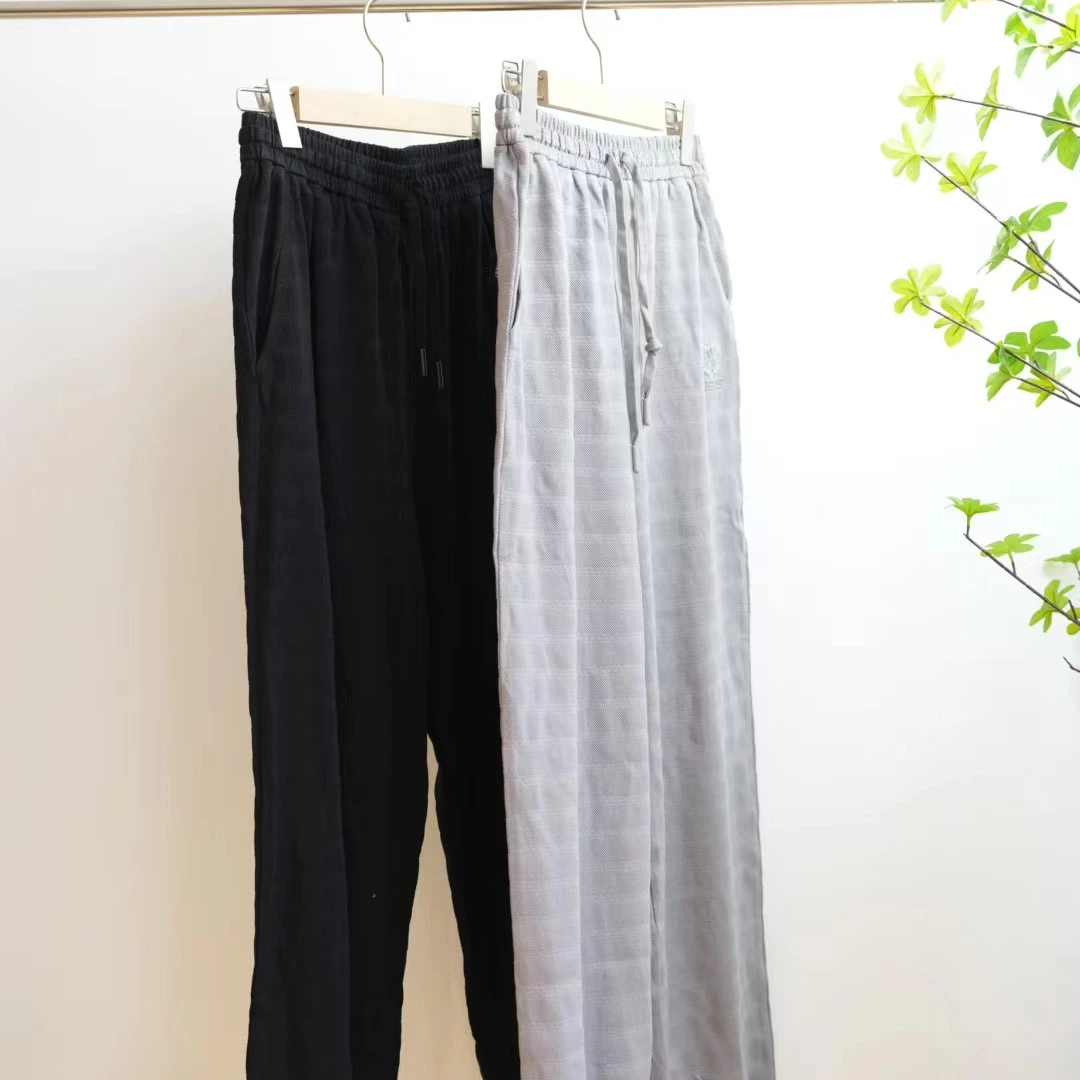 7533-N一款两色压印字母爱心松紧腰休闲束脚裤（有无抽绳随机发）