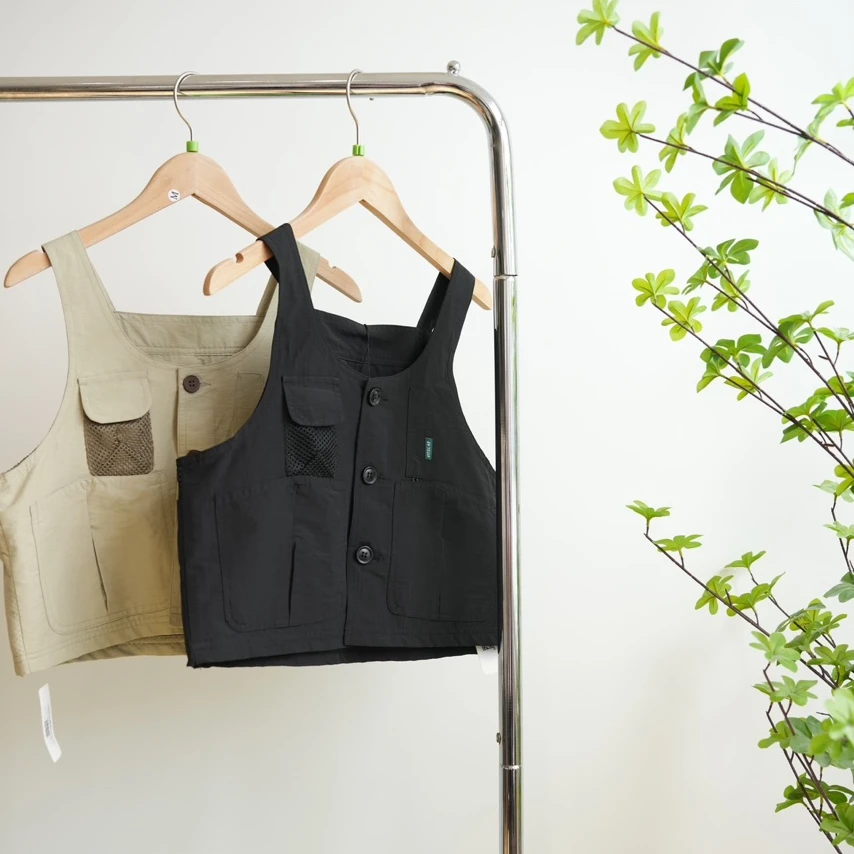 9363-J一款两色儿童休闲外搭潮流工装马甲