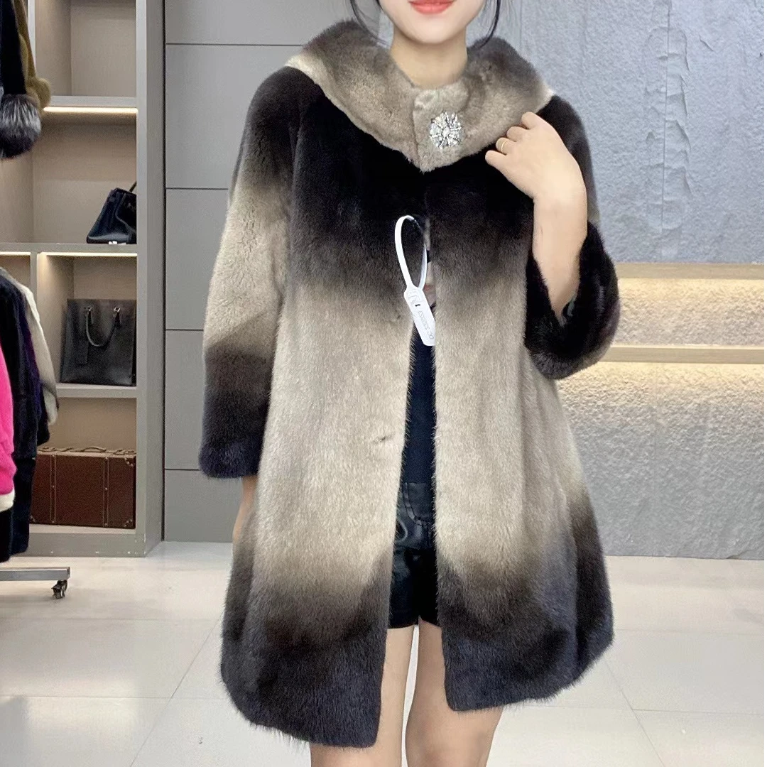 235923 【DC】女装反季撤柜水貂皮草外套银蓝撞色