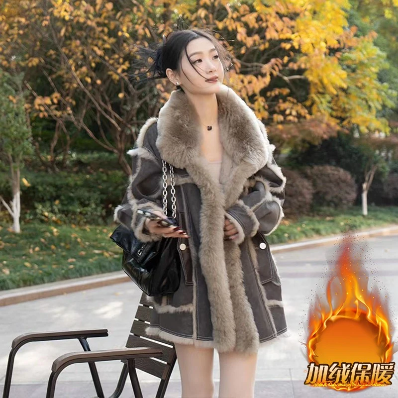 2024秋冬设计感轻奢中长款毛一体加绒显贵时尚衣简约