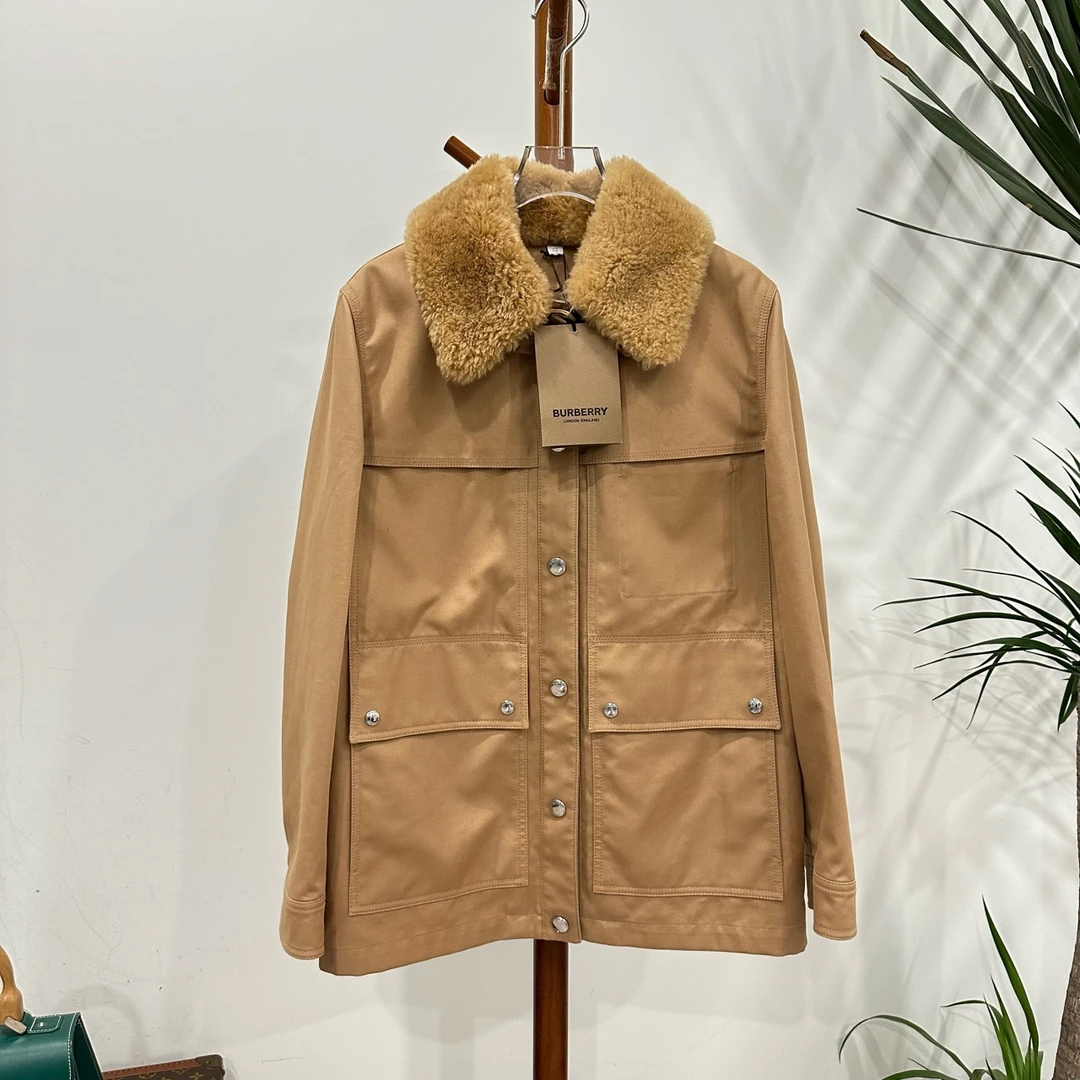 全新未使用  安洁利严选Burberry外套码uk6成色直播为准GSS19652