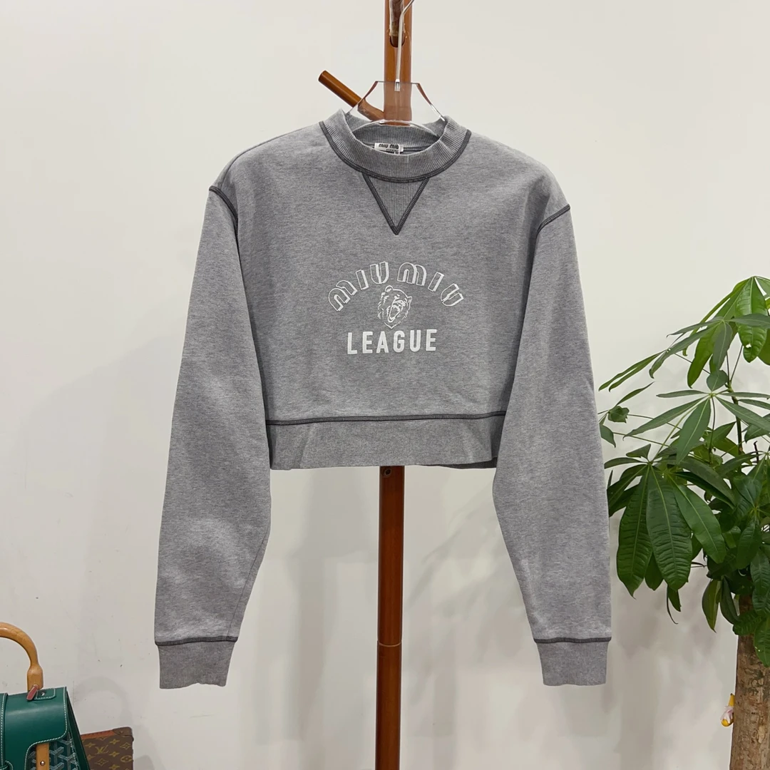 99新 MIU MIU/缪缪 安洁利严选卫衣 尺码S成色看直播 GSS22029