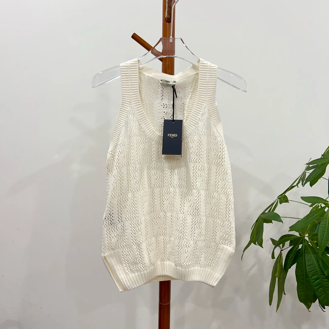 全新未使用 FENDI/芬迪 背心 尺码38成色看直播GSS22079